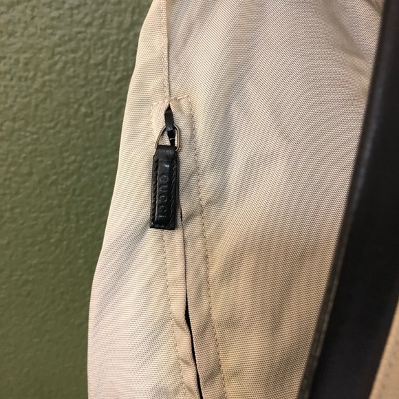 - Authentic Gucci Backpack canvas nylon leather beige and black - Picture 12 of 16